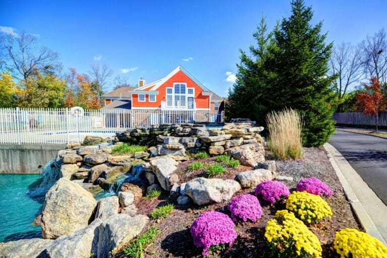 Gorgeous landscaping at our Austin Springs apartments.